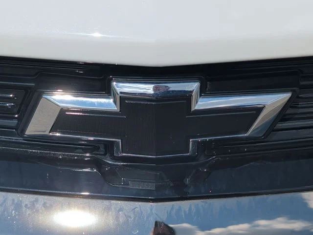 Used 2023 White Chevrolet RS image 32