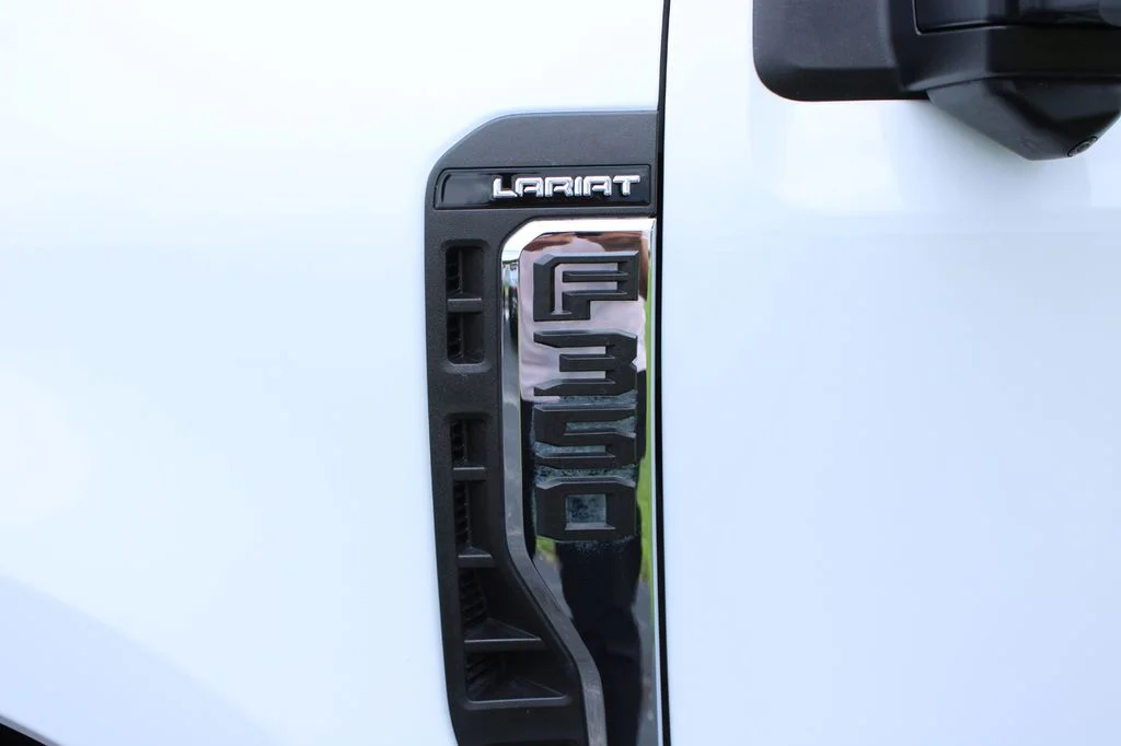 Used 2024 Oxford White Ford Lariat image 6