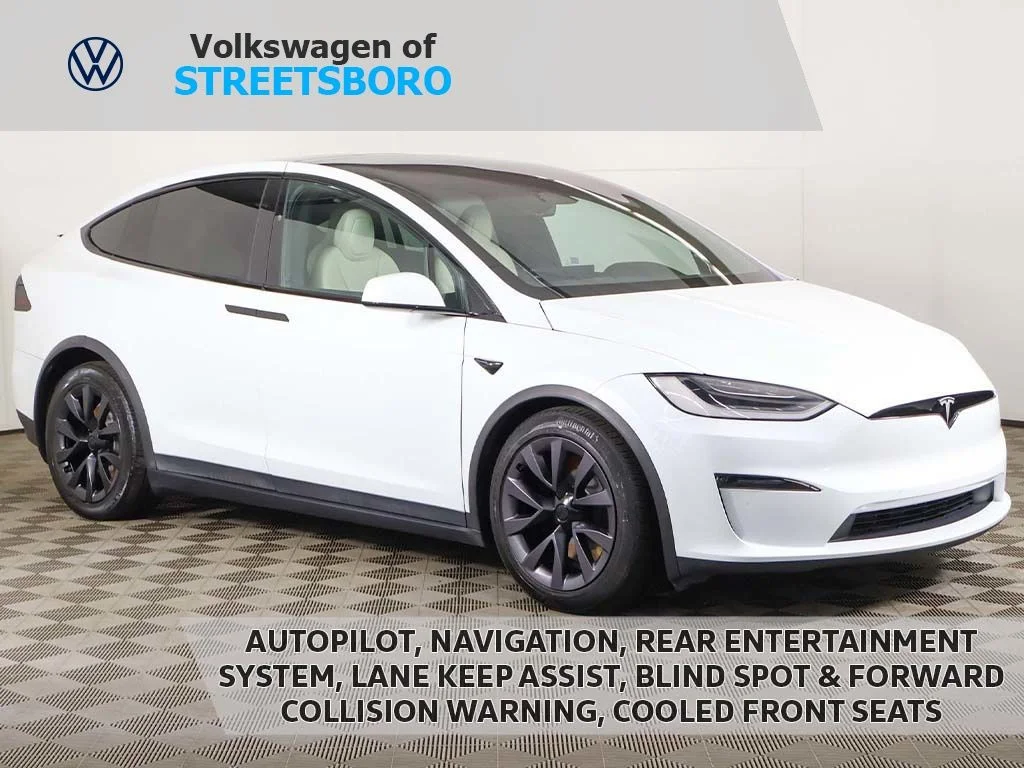 2022 Tesla Model X Plaid's photo