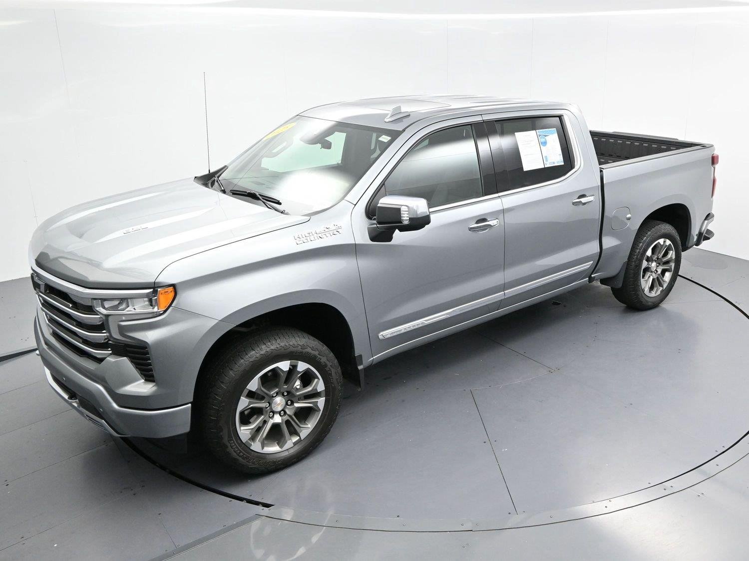 Used 2025 Sterling Gray Metallic Chevrolet High Country image 40