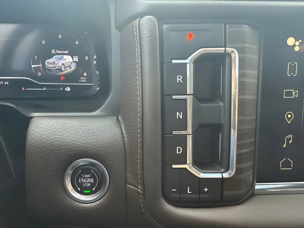 Used 2023 Onyx Black GMC Denali image 21