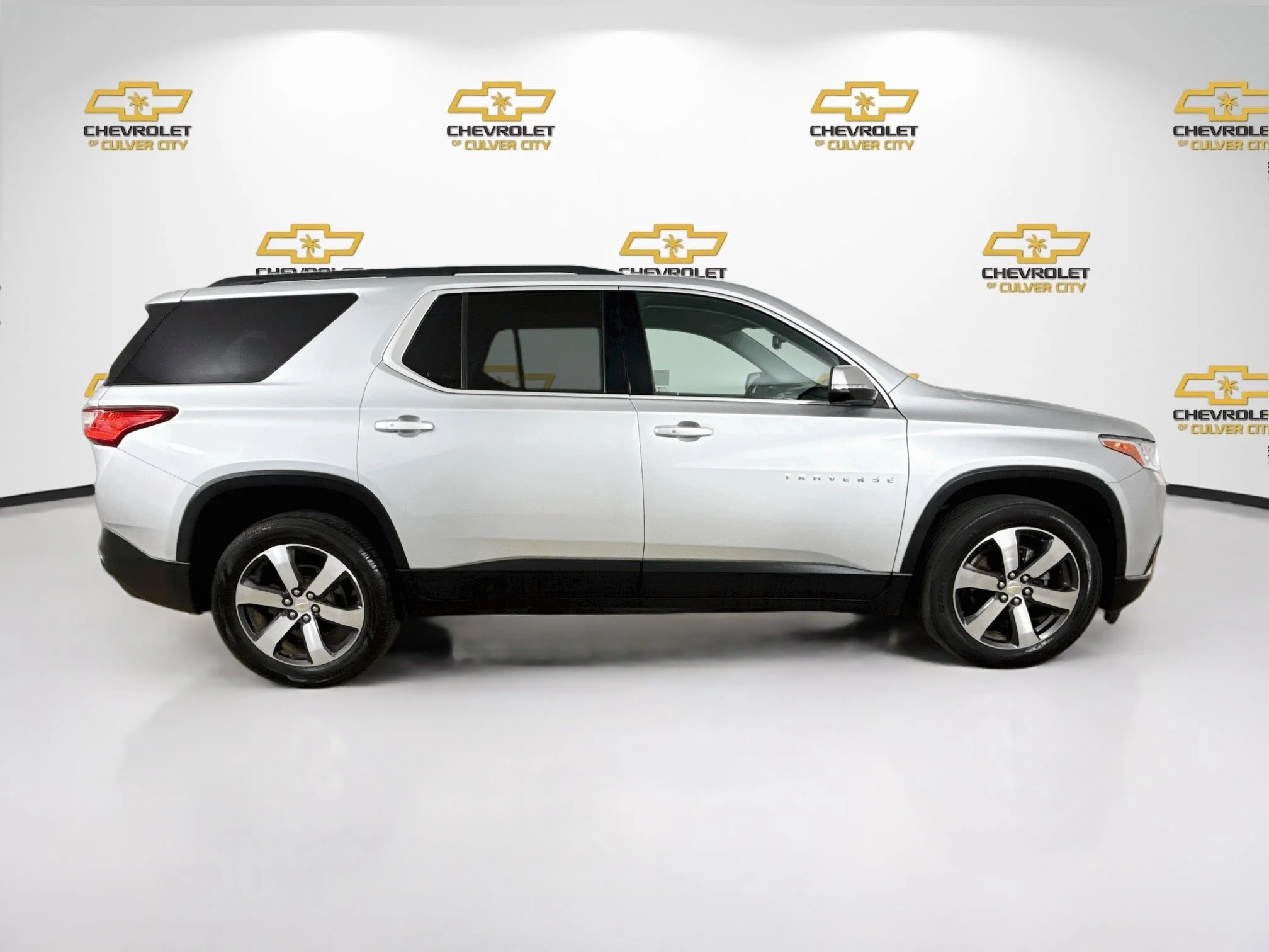 Used 2021 SILVER ICE METALLIC Chevrolet LT Leather image 9