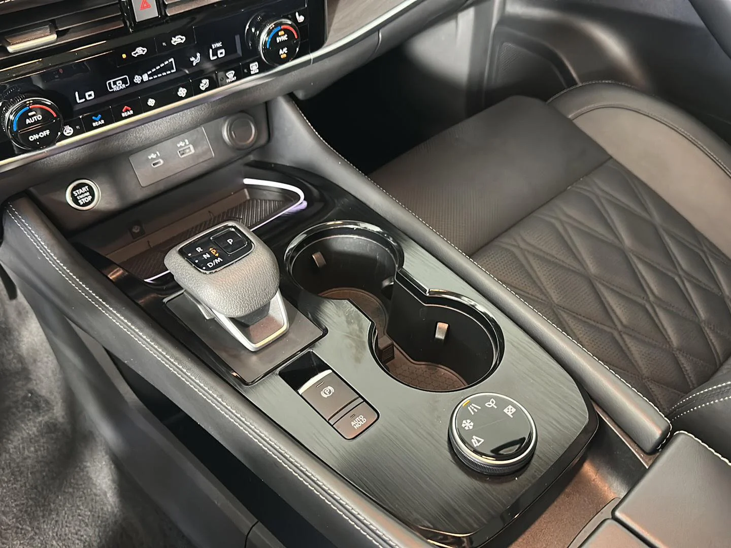 Used 2023 Sunset Drift Chromaflair/Super Black Nissan Platinum image 22
