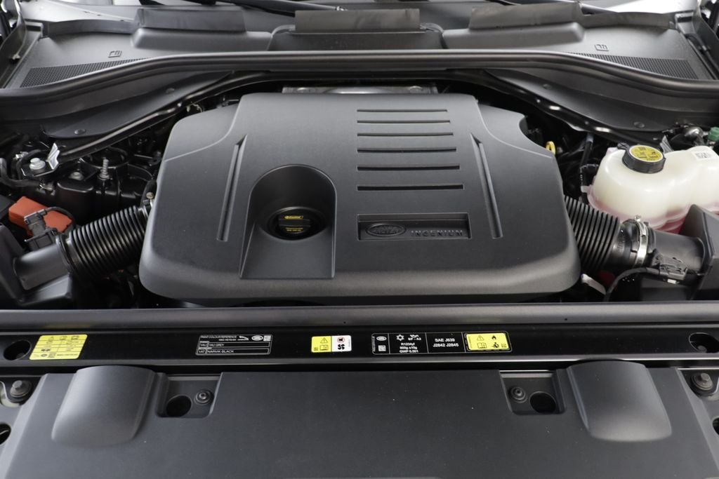 New 2026 Carpathian Grey LAND ROVER SE image 24