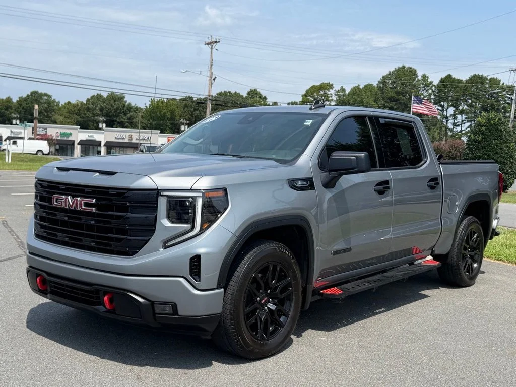 Used 2025 Silver GMC Elevation image 8