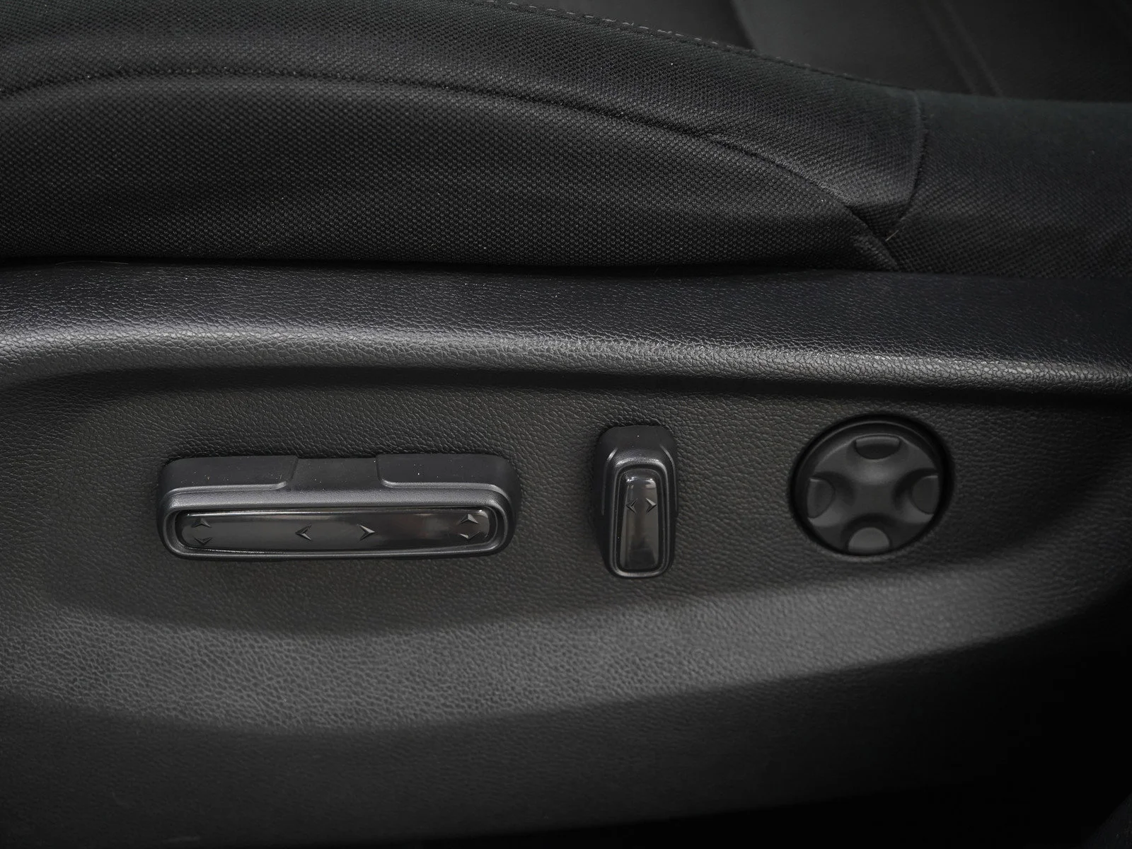Used 2019  Honda EX AWD image 22