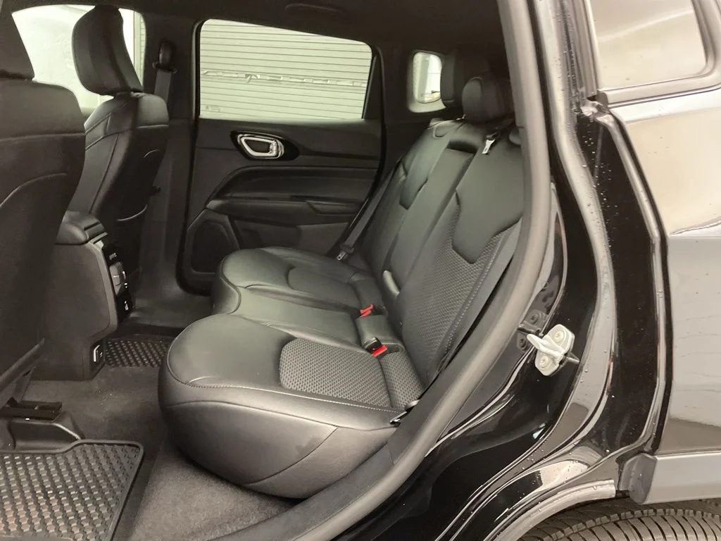 New 2026 Black Jeep Latitude image 15