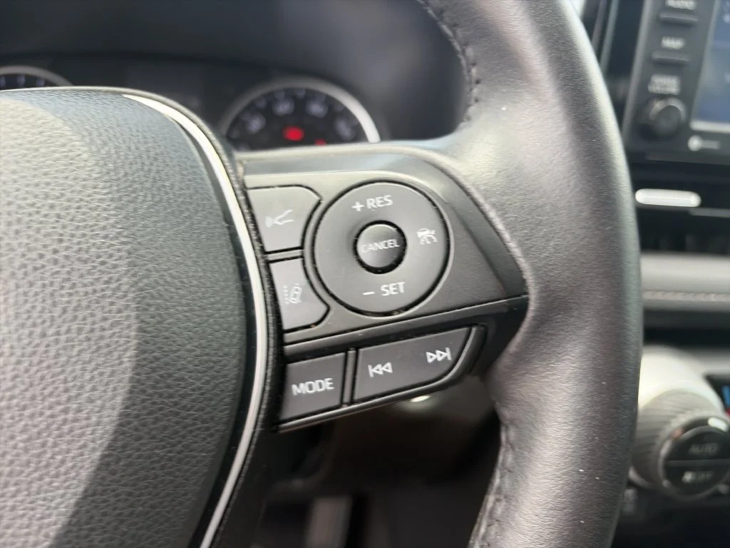 Used 2022 Gray Toyota XLE Premium image 21