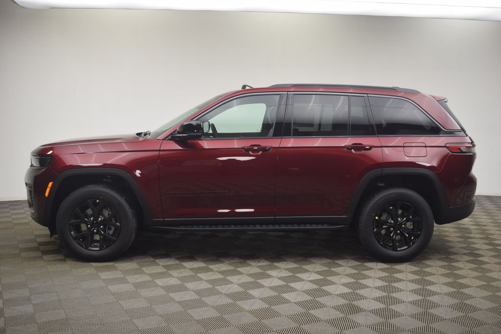 New 2026 Velvet Red Pearl-Coat Exterior Paint Jeep Altitude image 13
