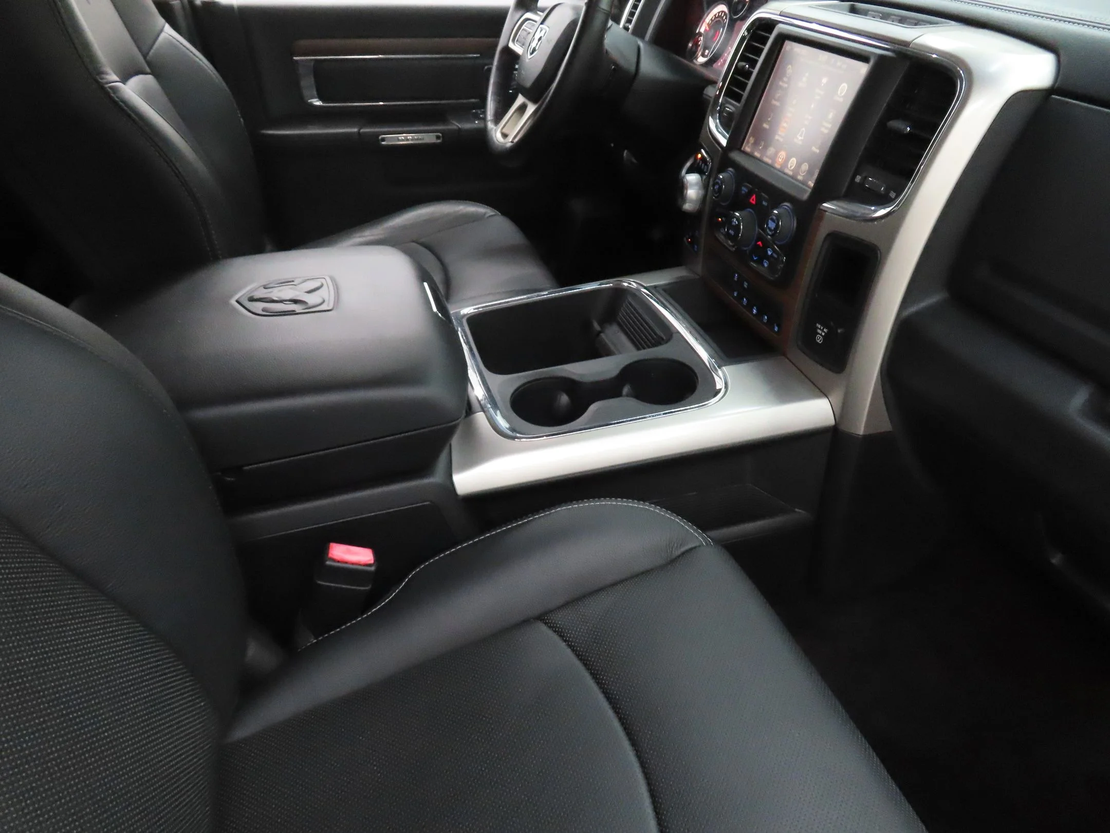 Used 2017 Silver Ram Laramie image 23