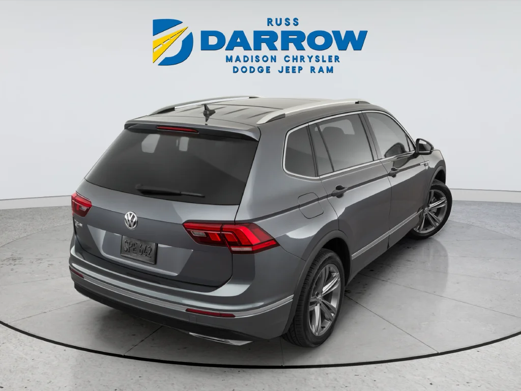 Used 2019  Volkswagen 2.0T SEL R-Line image 4