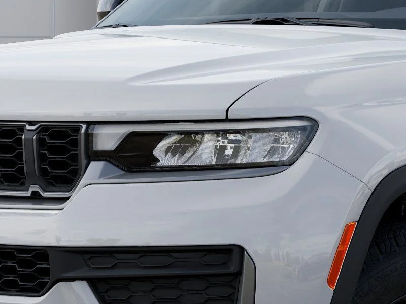 New 2026 Bright White Clear-Coat Exterior Paint Jeep Altitude image 10
