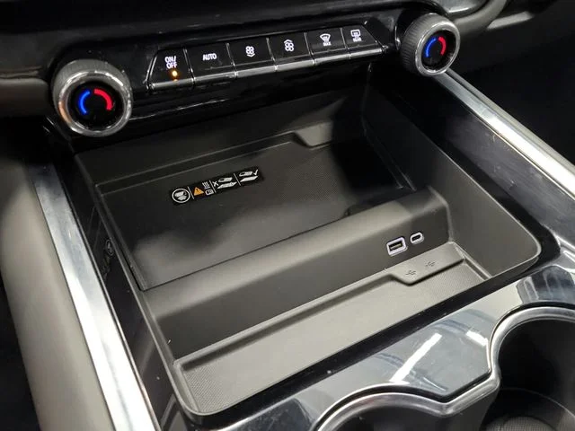 Used 2025 Black Chevrolet Premier image 30