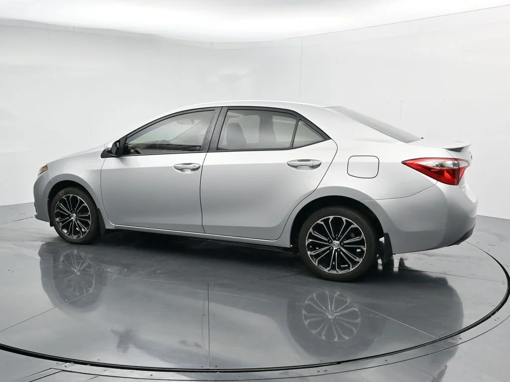 Used 2016  Toyota S Plus image 5