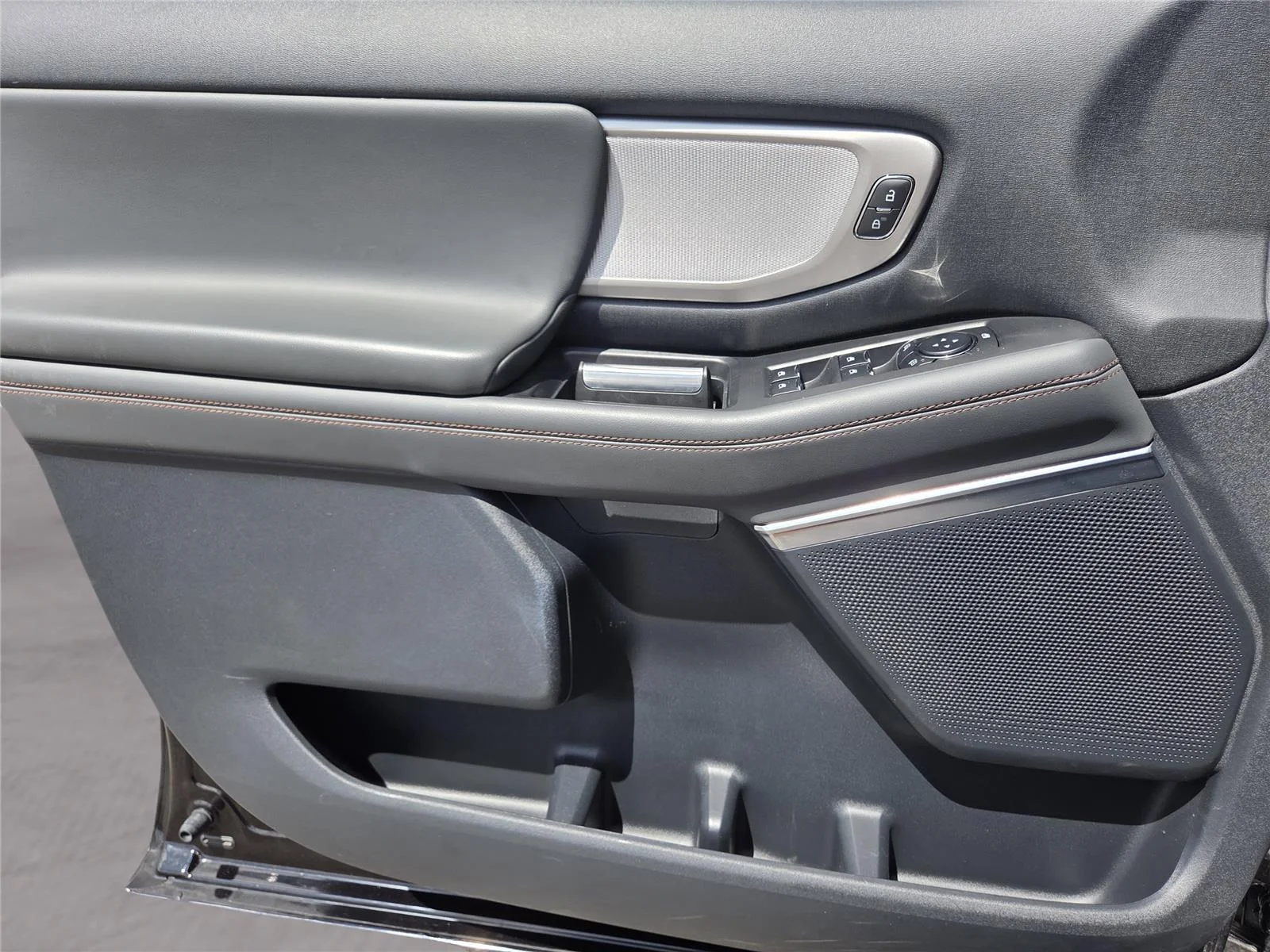 Used 2025 Agate Black Ford Active image 18