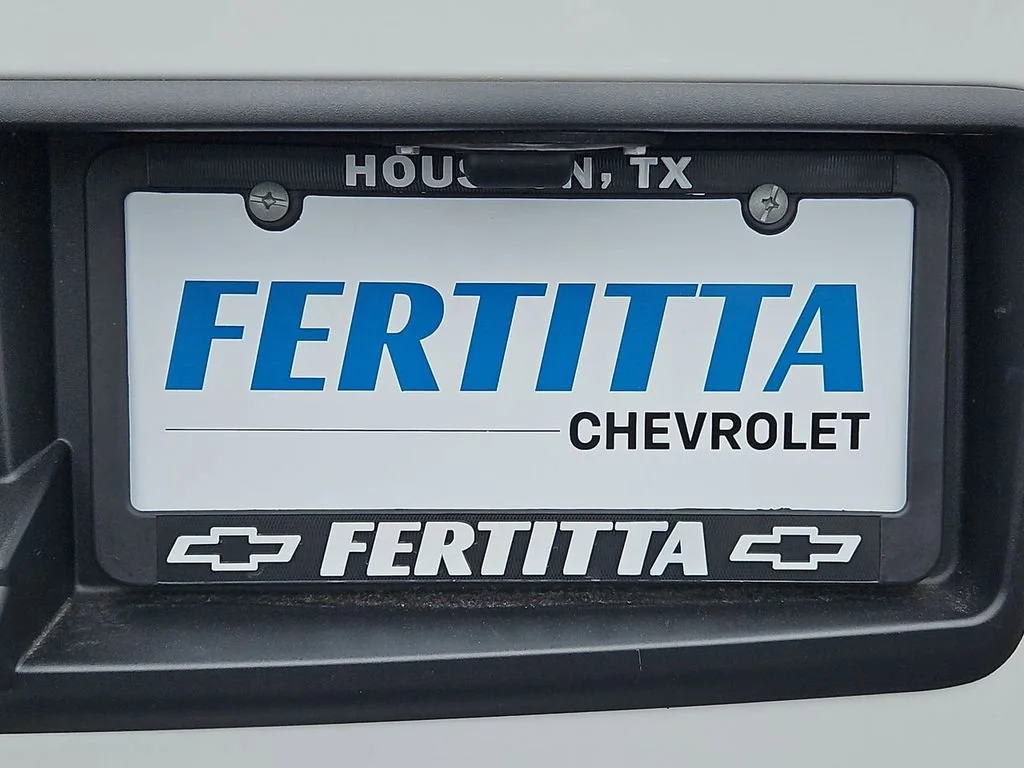 New 2026 Summit White Chevrolet WT image 23