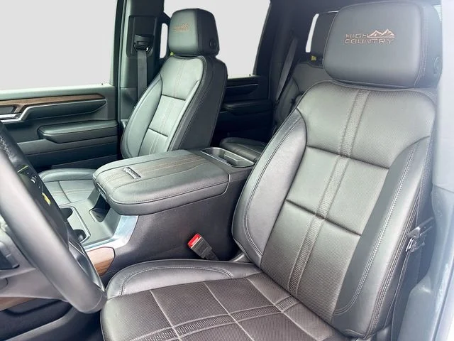 Used 2024 White Chevrolet High Country image 22