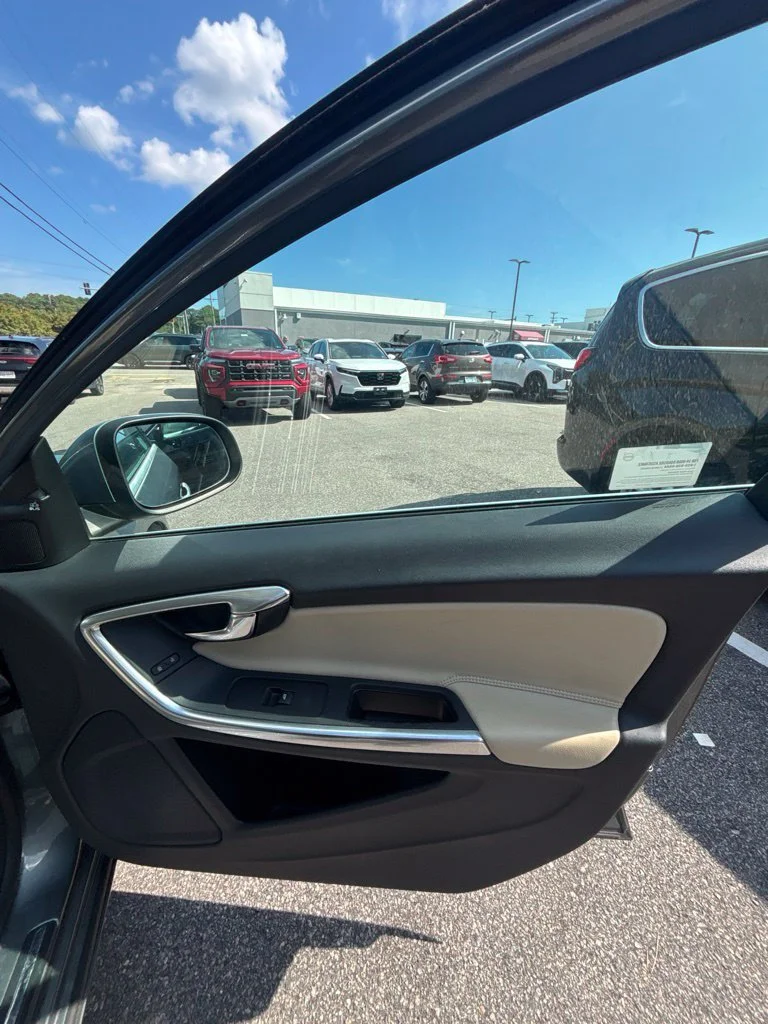 Used 2017 Gray Volvo T5 Premier image 21