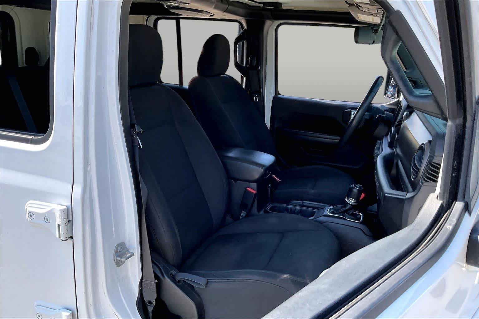 Used 2018 Bright White Clearcoat Jeep Sport S image 9