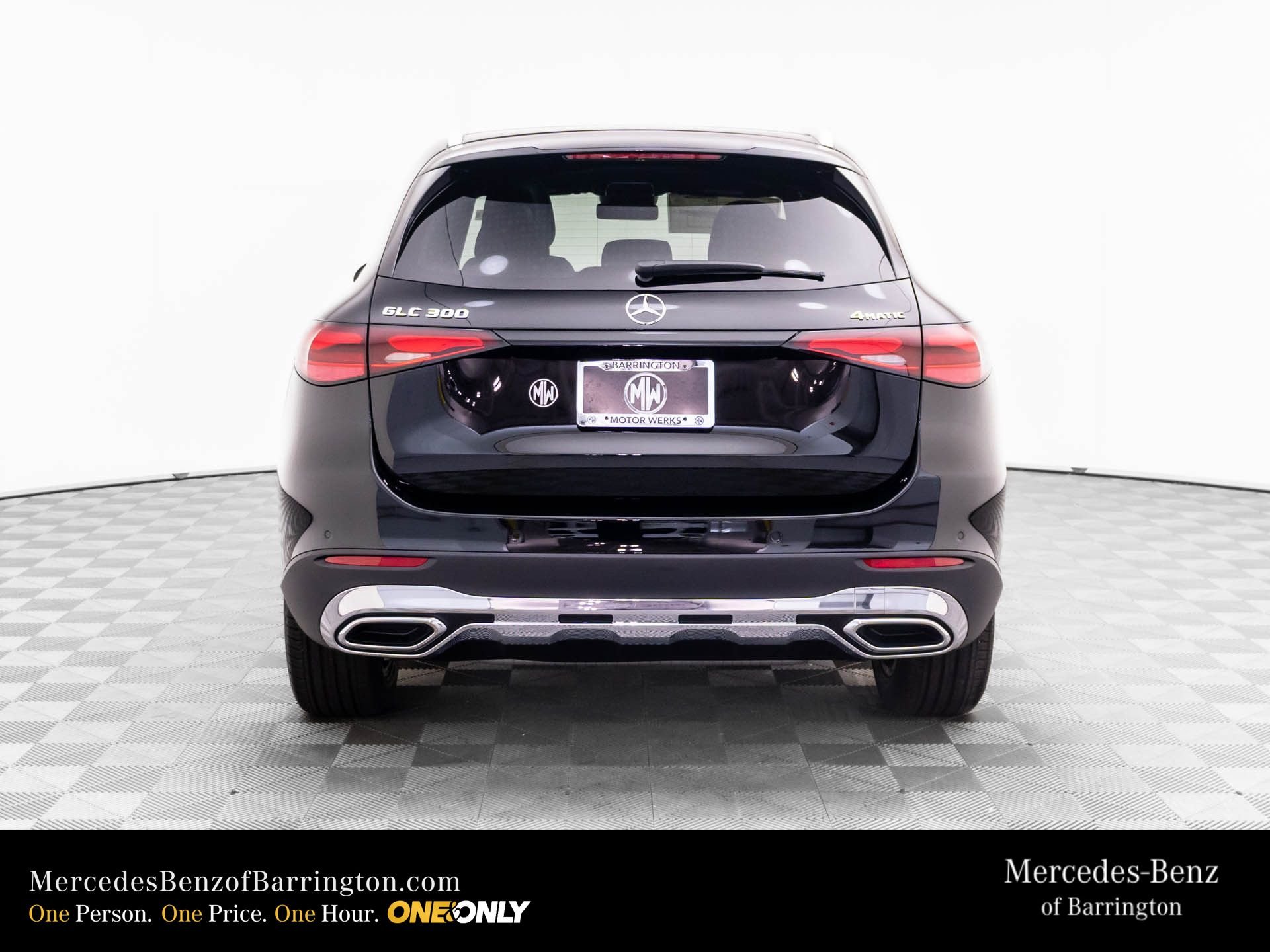 New 2026 Black Mercedes-Benz GLC 300 image 4
