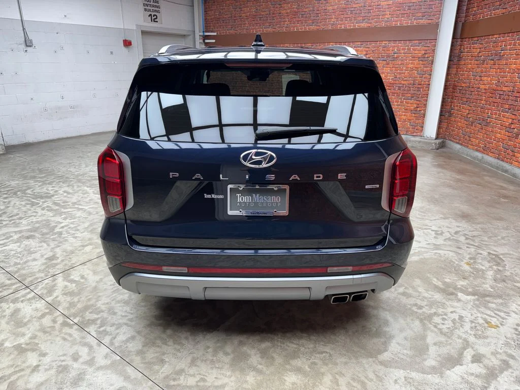 Certified Used 2025 Moonlight Hyundai SEL image 4