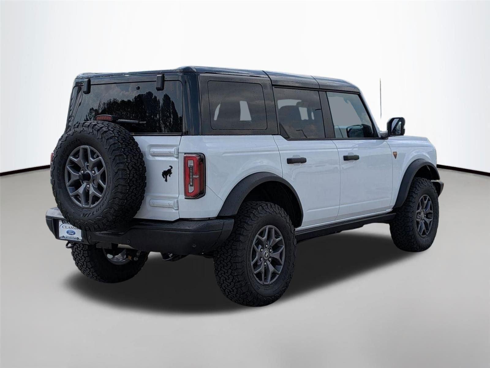 New 2025 Oxford White Ford Badlands® image 5