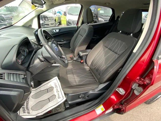 Used 2019 Red Ford SE image 9