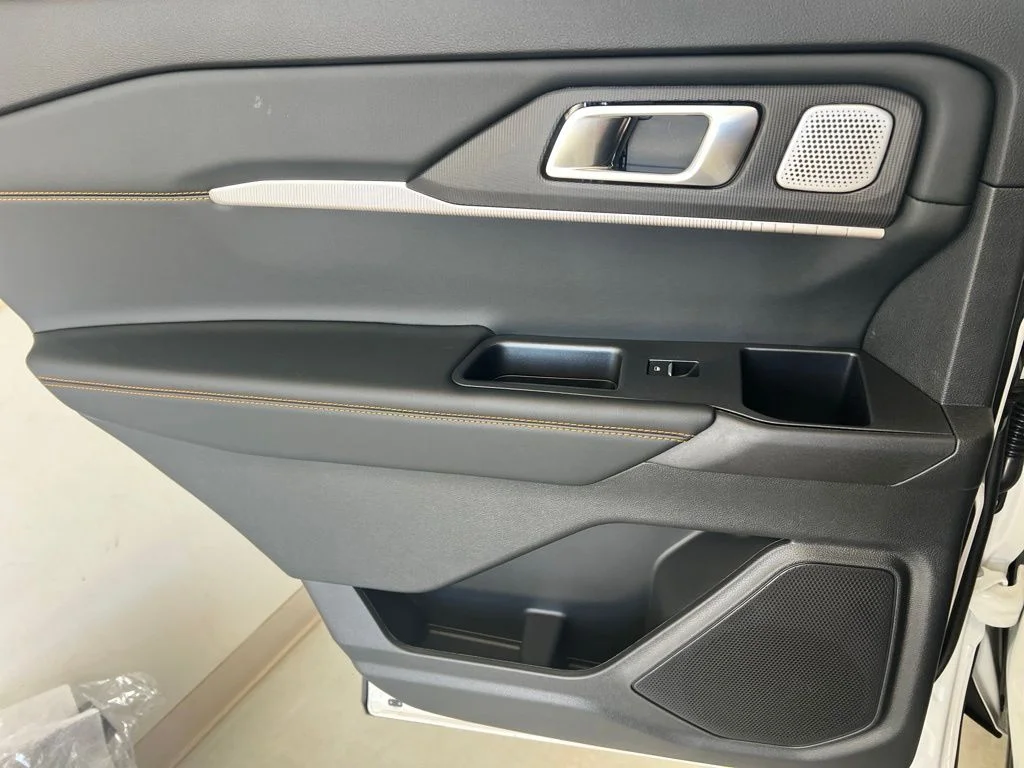 New 2026 Star White Metallic Tri-Coat Ford Tremor® image 24