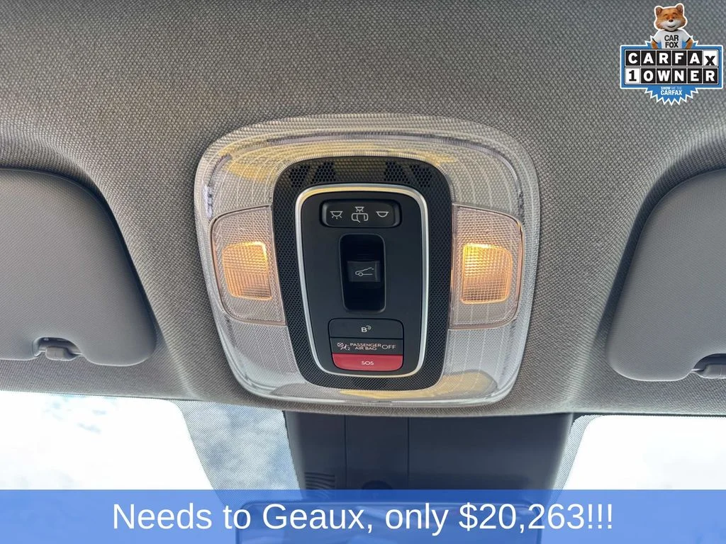 Used 2025 Silver Hyundai SEL Convenience image 49