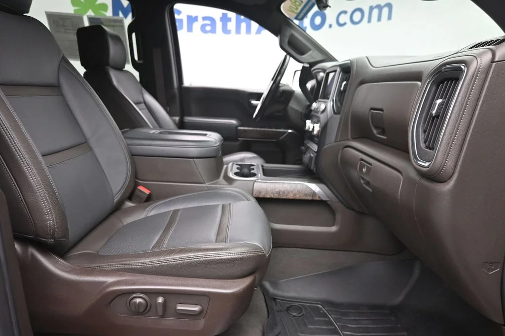 Used 2019 White GMC Denali image 9