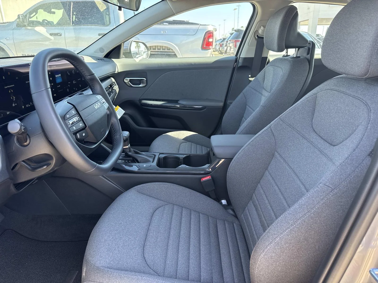 2025 Kia K4 EX - Photo 7