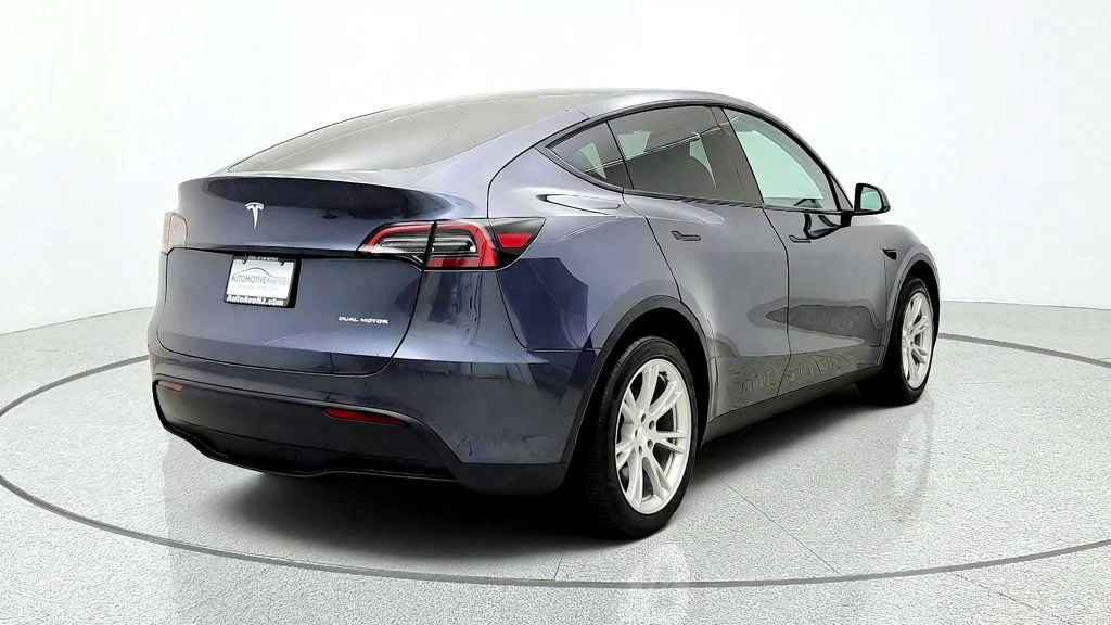 Used 2023 Midnight Silver Metallic Tesla AWD *Ltd Avail* image 5