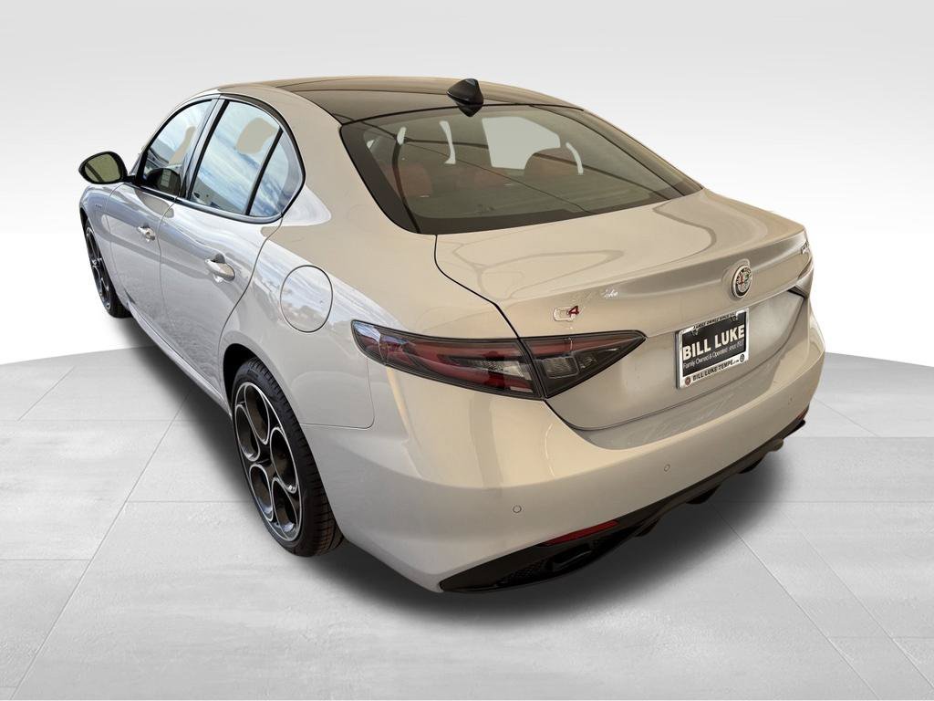 New 2026 Moonlight Gray Metallic Exterior Paint Alfa Romeo Base image 9