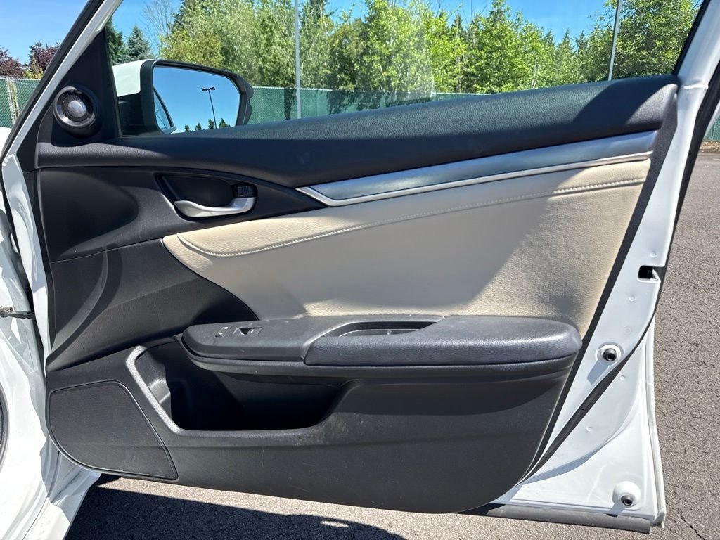 Used 2016 White Orchid Pearl Honda Touring image 25