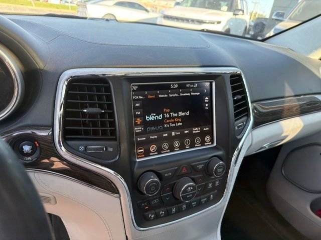 Used 2018 White Jeep Summit image 7