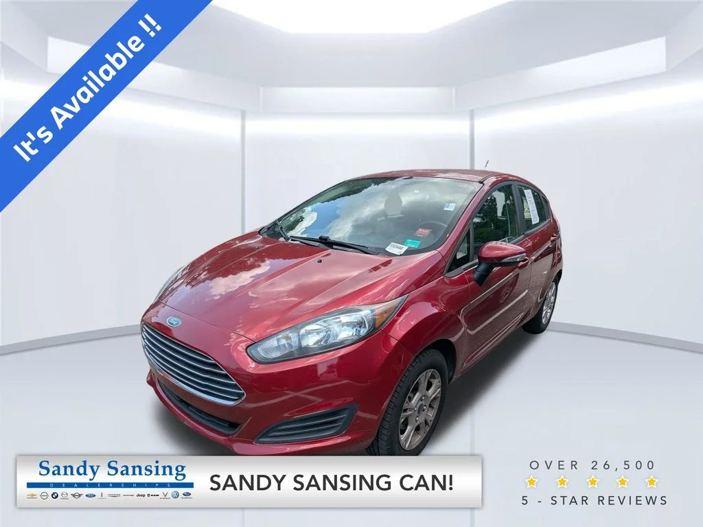 Used 2016 Red Ford SE image 1