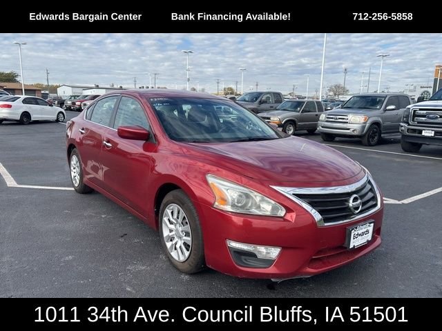Used 2014 Nissan Altima S with VIN 1N4AL3AP4EC273060 for sale in Council Bluffs, IA