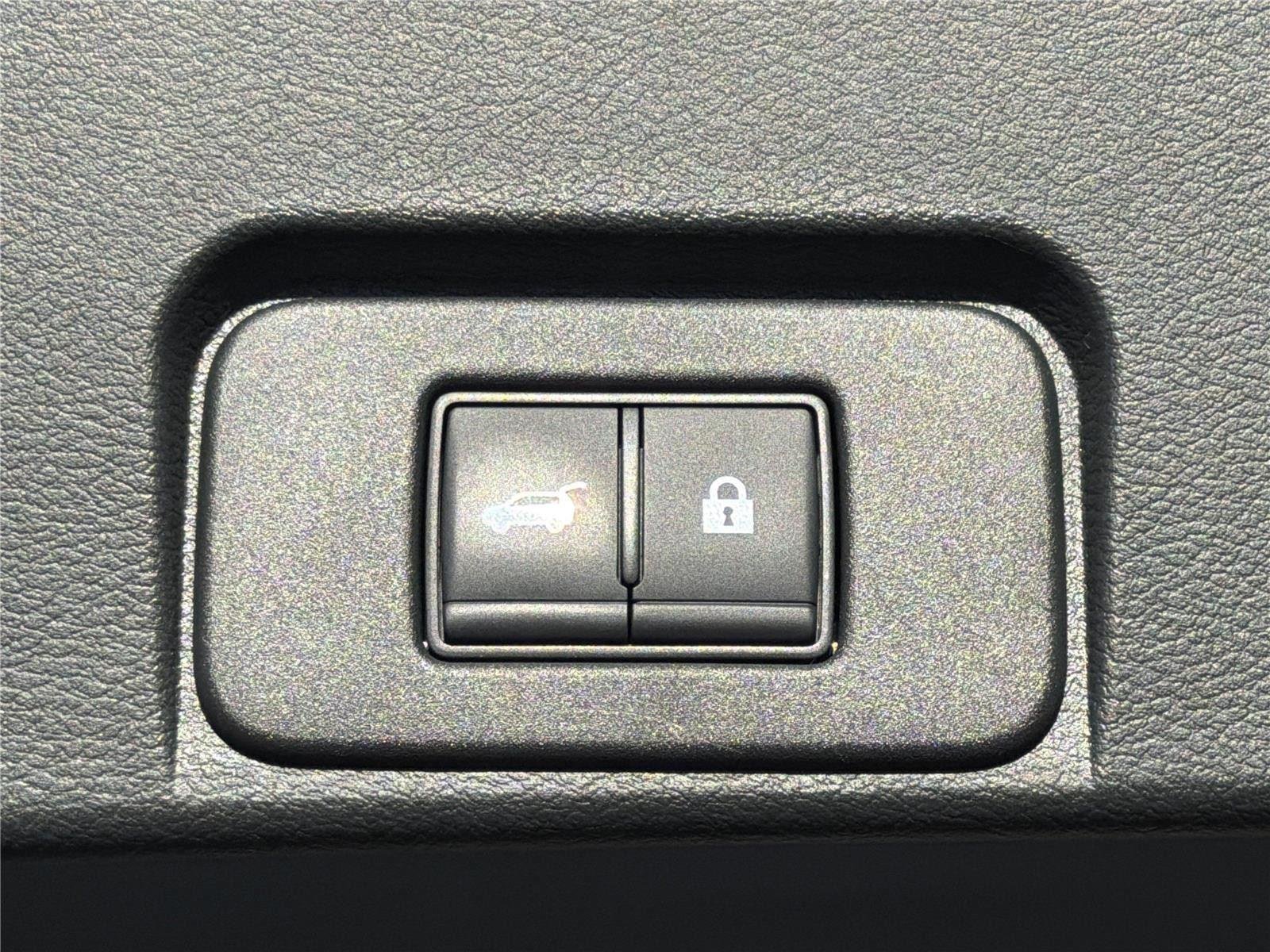 Used 2023 Caspian Blue Metallic Nissan Platinum image 27