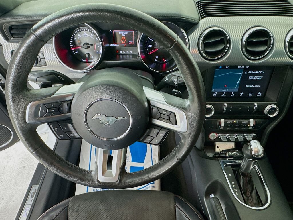 Used 2016 Oxford White Ford GT Premium image 13