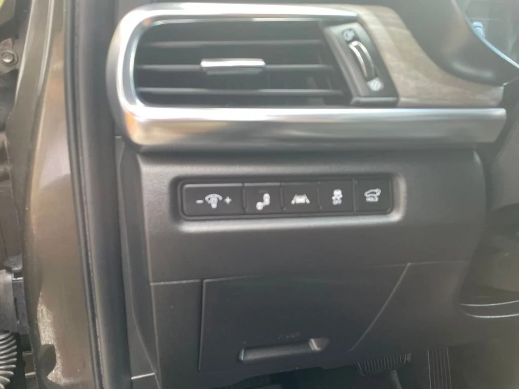 Used 2022 Green Kia EX image 14