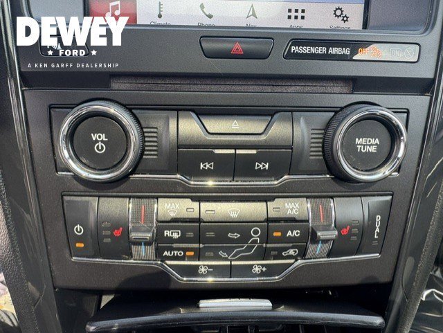 Used 2018 White Platinum Clearcoat Metallic Ford XLT image 21
