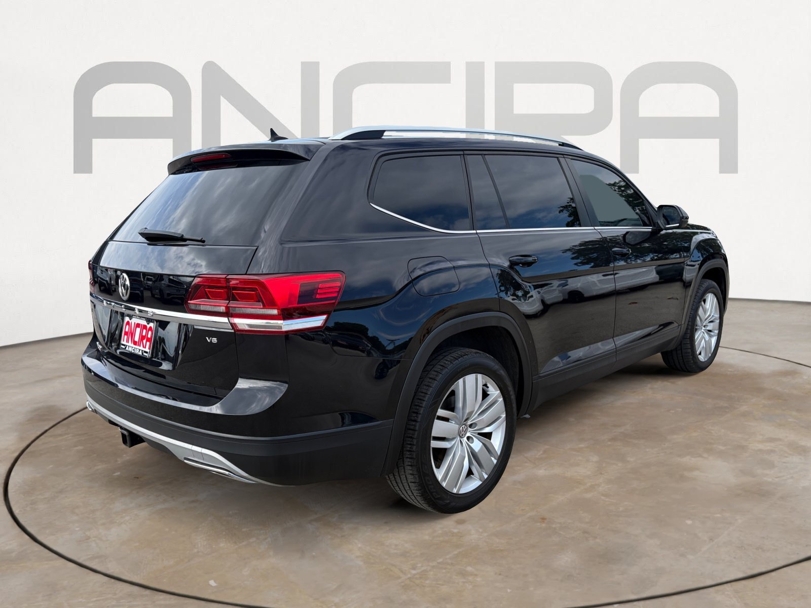 Used 2019 Deep Black Pearl Volkswagen 3.6L V6 SE w/Technology image 10