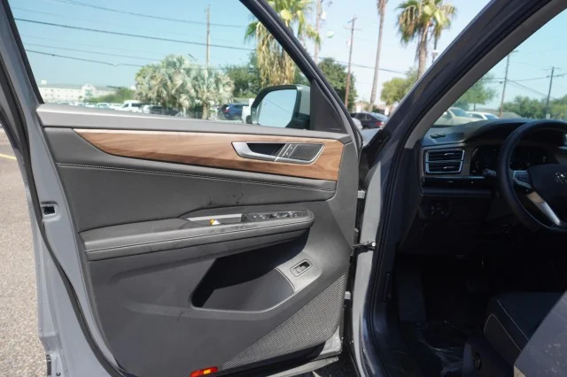 New 2026 Pure Gray Volkswagen 2.0T SE w/Technology image 16