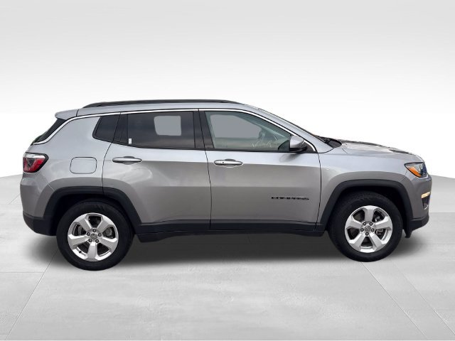 Used 2020 Silver Jeep Latitude image 6