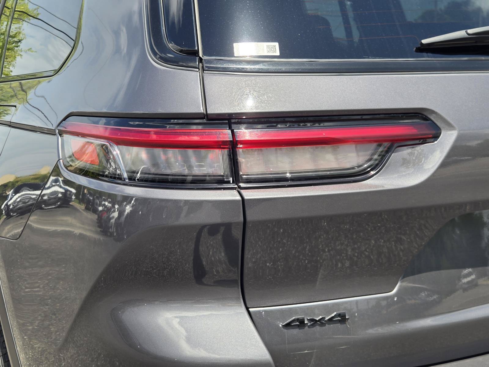 Used 2025 Gray Jeep Laredo image 9