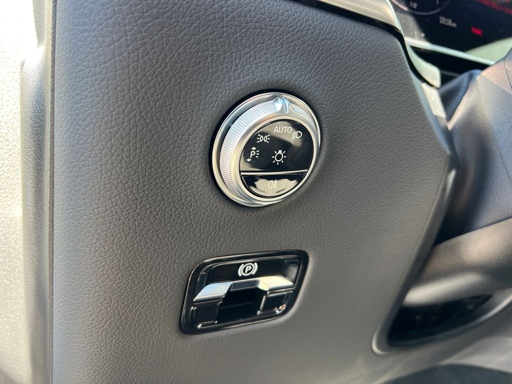 New 2026 MANUFAKTUR Alpine Grey Mercedes-Benz GLC300 image 14