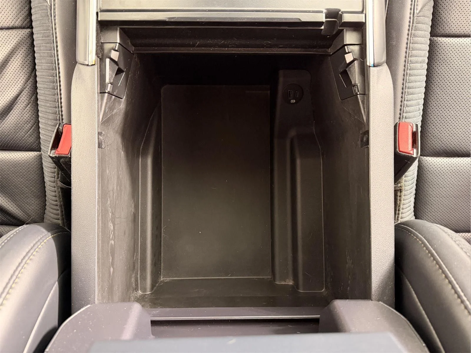 Used 2023 Iconic Silver Ford Raptor image 34