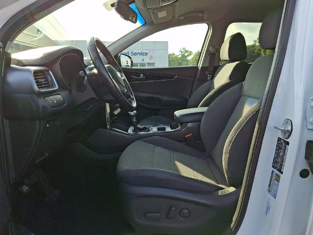 Used 2019 White Kia LX image 15