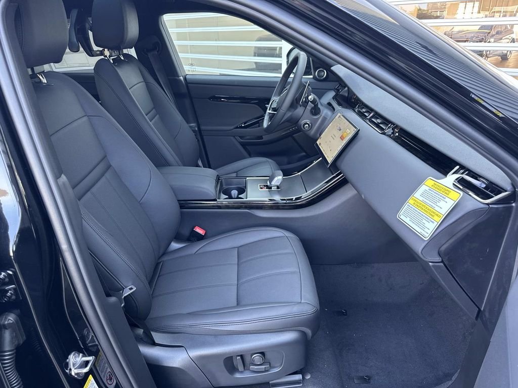 New 2026 Santorini Black Land Rover S image 9