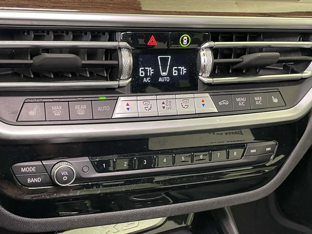 Used 2023 Gray BMW xDrive30i image 28